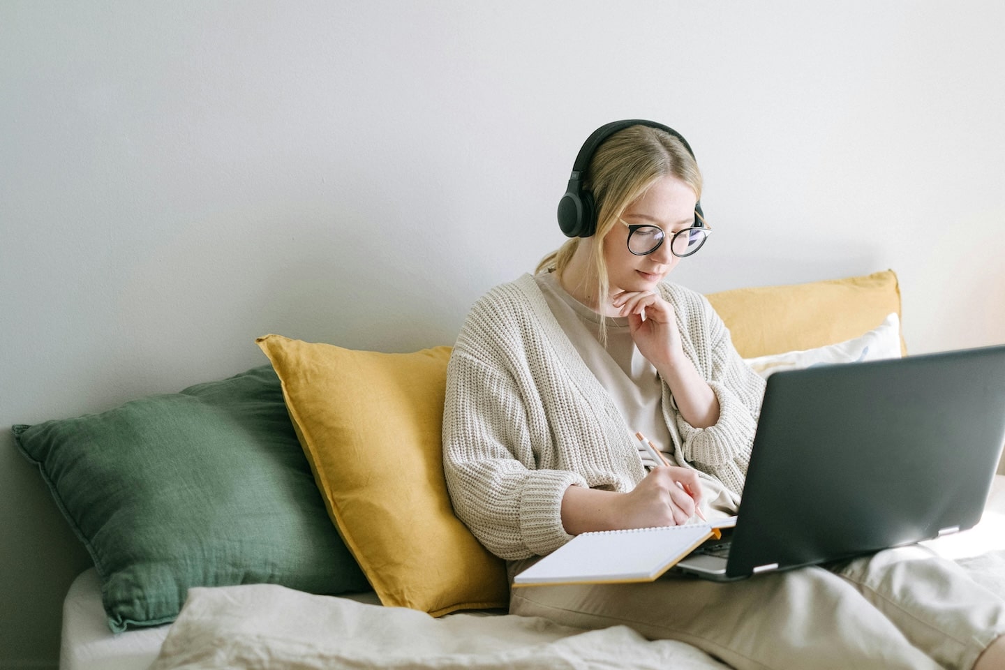 LLM for automated Press Release Generation